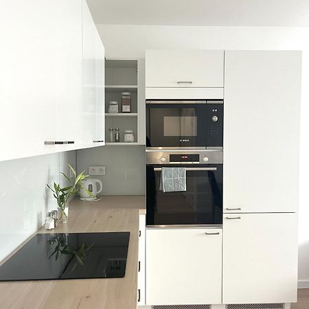 Elegant Escape Apartment III - Free Parking, Easy Access To City Center Братислава Екстериор снимка