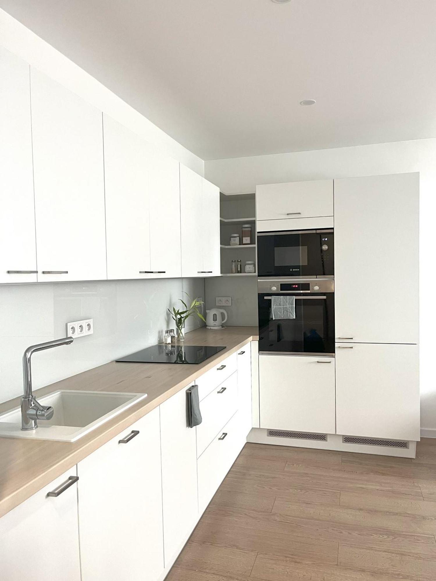Elegant Escape Apartment III - Free Parking, Easy Access To City Center Братислава Екстериор снимка