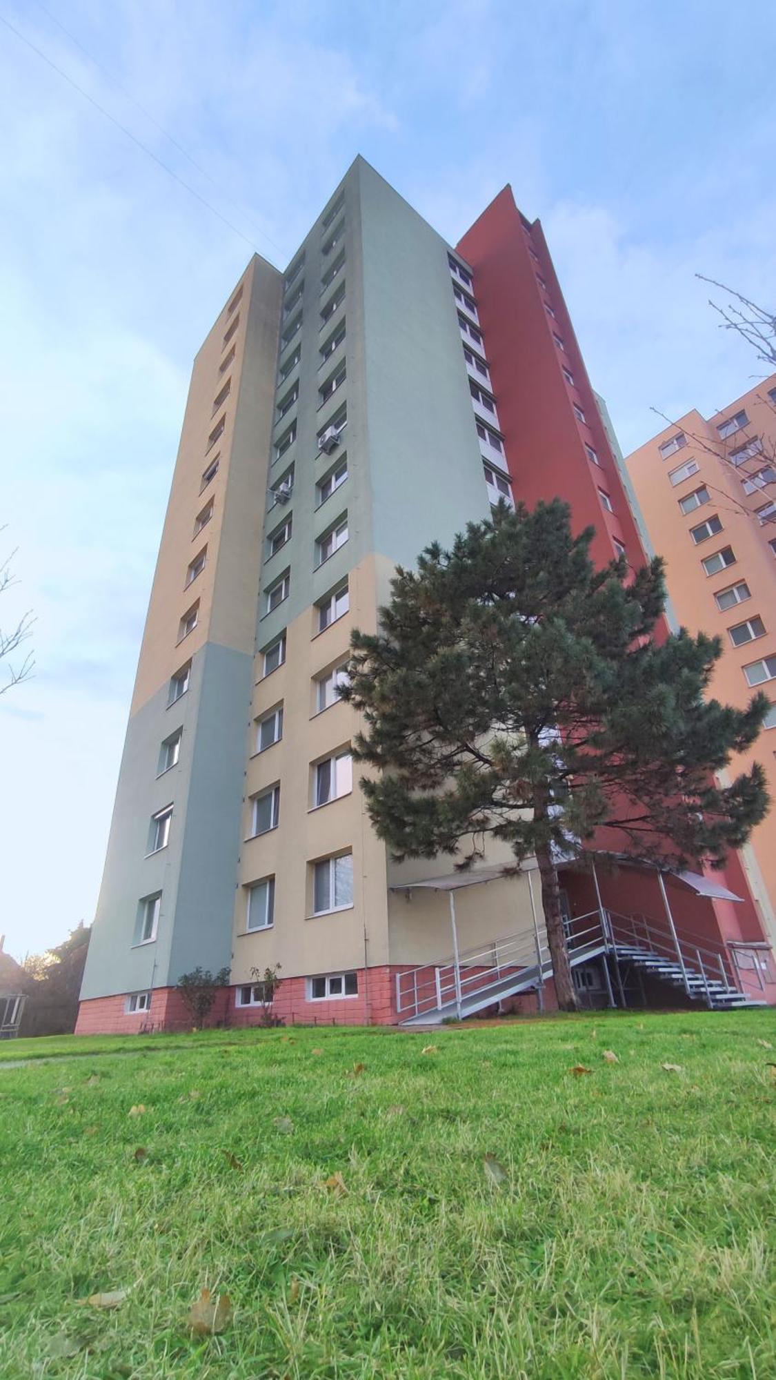 Elegant Escape Apartment III - Free Parking, Easy Access To City Center Братислава Екстериор снимка
